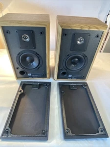 JBL 2500 2 Way Bookshelf Speaker Set Oak 8 OHM Titanium Tweeters Tested Vintage - Picture 1 of 8