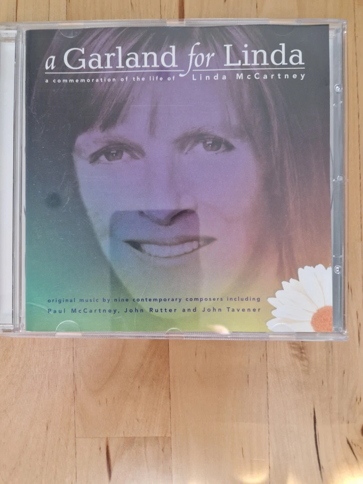 A Garland for Linda: A Commemoration of the Life of LINDA MCCARTNEY / neuwertig! - Bild 1 von 3