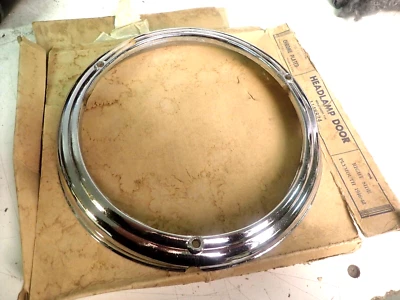 Anillo de faros derecho Plymouth NORS 1946 1947 1948 Mopar # 1148824 cromo nuevo antiguo St Foto 1 de 4