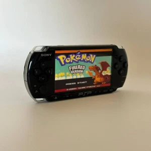 CONSOLE SONY PLAYSTATION PORTABLE PSP 3004 con MEMORY PRO DUO 4GB SBLOCCATA - Imagen 1 de 12