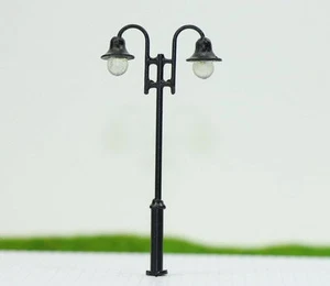 LYM30 5pcs Model Railway HO OO Gauge 1:76 Lamp Two-head Street Lights Warm White - Picture 1 of 3