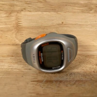 Reloj de pulsera Timex T5G941 gris monitor de ritmo cardíaco sensor Indiglo esfera digital Foto 1 de 4