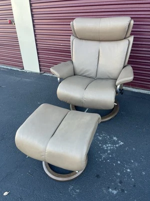 Ekornes Stressless Poloma Leather Recliner Chair “Magic Recliner” Large - Image 1 of 4