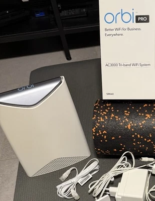 NETGEAR Orbi Pro SRS60 Mesh WLAN Satellit – Erweiterung für SRK60 System - Bild 1 von 3
