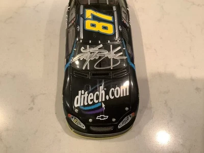 Chevy Monte Carlo Ditech.com 2003 autografiado por Kyle Busch fundido a presión y tarjeta Foto 1 de 4