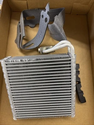 22816158 , 15-63774 New OEM GM Evaporator - Image 1 of 4