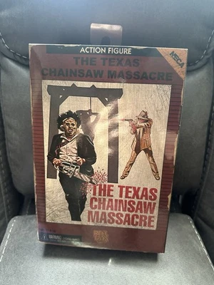 Figura Caja Videojuego NECA Leatherface The Texas Chainsaw Massacre Atari  Foto 1 de 3