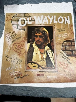 WAYLON JENNINGS Ol' Waylon APL12317 LP Vinyl VG++ Cover VG+ WoC 1977 - Image 1 of 4
