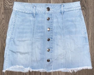 Falda vaquera de mezclilla envejecida con botones American Eagle talla 4 - Imagen 1 de 4