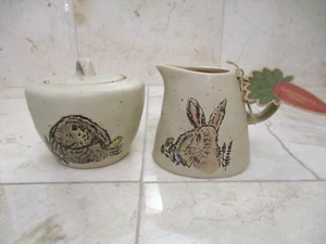 NEU inHOMESTYLEZ EVERGREEN BUNNY KANINCHEN ZUCKER & SAHNE SET Keramik Steinzeug - Bild 1 von 11