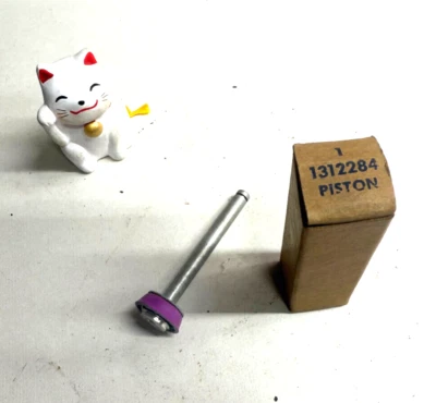 1 bbl STROMBERG CARBURETOR PUMP PLUNGER AND ROD ASSY Dodge 1939-54 NOS - Image 1 of 2