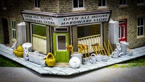OO Gauge Hardware items garden tools OPEN ALL HOURS SET - Foto 1 di 19