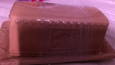 Signature Sorrento Butter Dish, Gold (70443) - Image 1 of 3