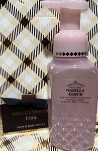 Bath and & Body Works sanft schäumende Handseife rosa VANILLEWOLKE Sandelholz - Bild 1 von 3