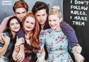 RIVERDALE - Star Card - Foto Karte Mini Poster Clippings Sammlung NEU - Imagen 1 de 1