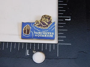 VANCOUVER AQUARIUM OTTER TRAVEL PIN - Picture 1 of 2