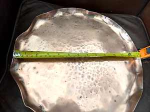 Bandeja de pub antigua inglesa de cobre Inn de 13 pulgadas de diámetro - Imagen 1 de 9