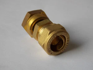 Klemmverschraubung Kupferrohr 15 x 1/2" Innengewinde, inkl. Dichtung - Picture 1 of 3