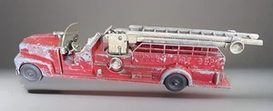 Vintage Hubley Toy Cast Fire Truck #520 Extension Ladder c. 1958 Complete Orig - Picture 1 of 10