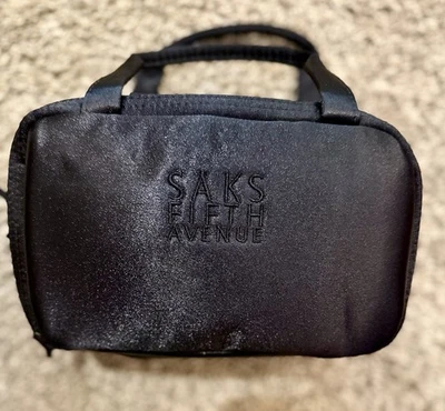 BOLSA DE MAQUILLAJE SAKS QUINTA AVENIDA Foto 1 de 4