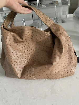 Auténtico cuero de avestruz Furla en relieve con correa bandolera Foto 1 de 3