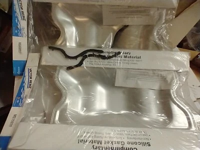 LOTE DE 2 SARTENES VALLEY 400 FORD 1977-1982 MS15938 MS96020 Foto 1 de 2