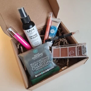 Beauty Box, NYX, Lord & Berry, e.l.f, Polaar, Daily Concepts, Model Co - Picture 1 of 11