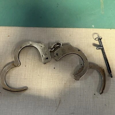 Vintage Smith & Wesson Modelo Inicial 90 Algemas Anos 60/70 Com Chave - Serviço Visto - Imagem 1 de 4