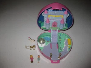 Bluebird Polly Pocket Starlight Castle 1992 vintage casi completo con luces - Imagen 1 de 9