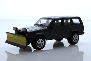 2000 Jeep Cherokee Sport w/ Snow Plow SUV 4x4 Off Road 1:64 Scale Diecast Model