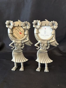 2 Molly’s Garden 2x2 Bilderrahmen Zinn Mädchen in Pau Hula Hawaii 6 3/8” H - Bild 1 von 6