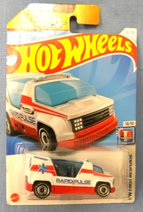 Hot Wheels Rapid Pulse Emergency Ambulance Netflix 2021 Series New Sealed Carded - Picture 1 of 2