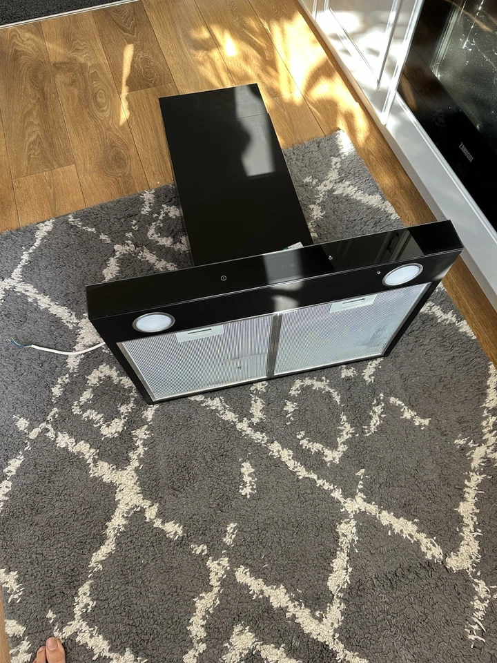 Cooker Hood AEG DBE5681HR 8000 Breeze 60cm Chimney Black, A Rated — 第 1/4 张图片