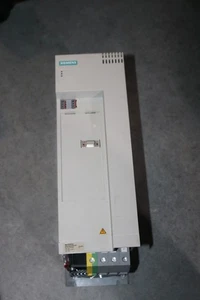 Siemens Masterdrives Drive 6SE7031-2EP85-0AA0 6SE70312EP850AA0 - Foto 1 di 9