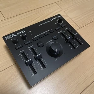 Roland VT-4 Voice Transformer AIRA Effect Processor Vocal jp - Picture 1 of 5