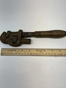 Vintage Walworth Mfg. Co Adjustable wrench Wood handle, 9.5" #10 - Picture 1 of 6