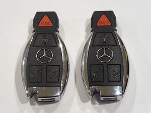 Two (2)  MERCEDES BENZ OEM KEY FOB 4 BUTTON Keyless Entry Remote GENUINE
