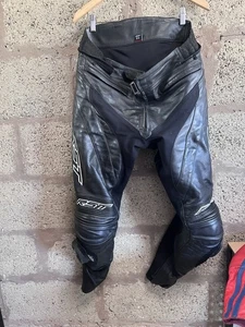 RST LEDER MOTORRADHOSE MIT KNIESCHIEBERN UK 34 - Bild 1 von 8