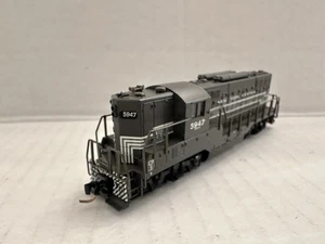 ATLAS N Scale 48413 GP-9 TT New York Central #5947 - Picture 1 of 7