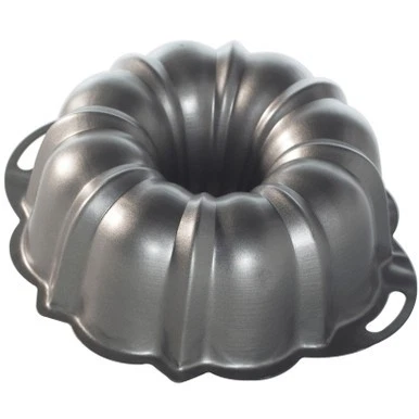 Nordic Ware ProForm Anniversary Bundt Pan com alças - Imagem 1 de 2