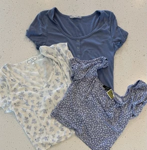 Lote de 3 camisetas grandes para jóvenes florales azules lisas elásticas nuevas usadas - Imagen 1 de 19