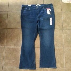 Levis Signature Women's size 22M Mid Rise BootCut Stretch Denim Blue Jeans NEW - Picture 1 of 9