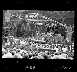 1971 Philadelphia Folk Festival Musicians Crowd NYC Old 35mm Photo Negative A17 - Picture 1 of 1