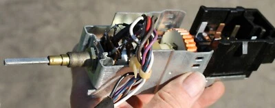 Interruptor de farol fabricante de equipamento original NOS 1982-1983 Lincoln Continental Ford Motocraft SW-1722 - Imagem 1 de 4