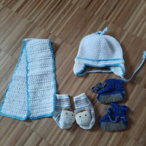 Baby Jungen Kleidung Set Paket Döll Mütze 49 Schaal Socken 6 teilig top Zustand - Bild 1 von 4