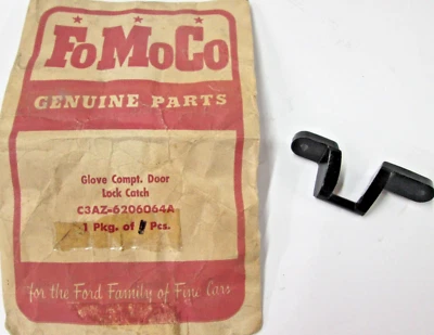 NOS  63 64 Ford  Mercury  Glove Compartment Door Lock Catch Foto 1 de 4