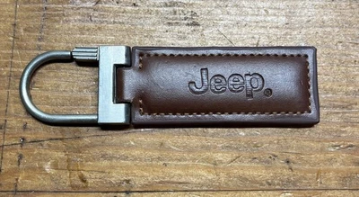 LLAVERO/LLAVERO CUERO MARRÓN CON COSTURAS PARA BRÚJULA JEEP - ENVÍO GRATUITO Foto 1 de 3