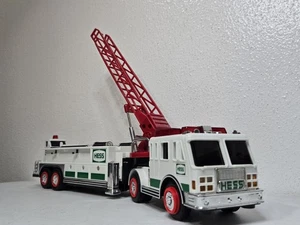 2000 Hess Toy Fire Truck Ladder Rescue Good Condition Please Read - Picture 1 of 17