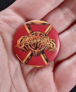 1984 Vintage COMMODORES Funk Soul Group Band Pin Badge Button *SEE DESCRIPTION* - Picture 1 of 7