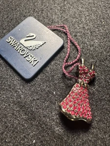 Broche prendedor de vestido de cristal rojo Swarovski logotipo de cisne American Heart Association 2004 - Imagen 1 de 6